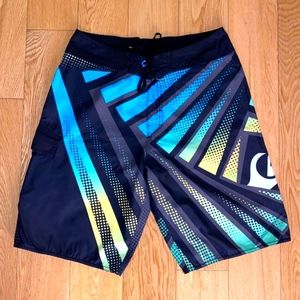 Quiksilver Boardshorts, size 33